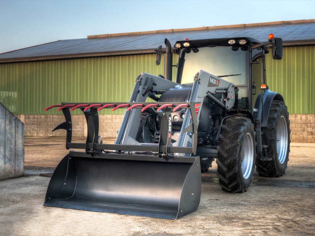 BENNE MULTISERVICE BMS 245H 3